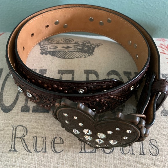 Justin Boots Brown Leather Belt with Heart Buckle - Picture 2 of 5